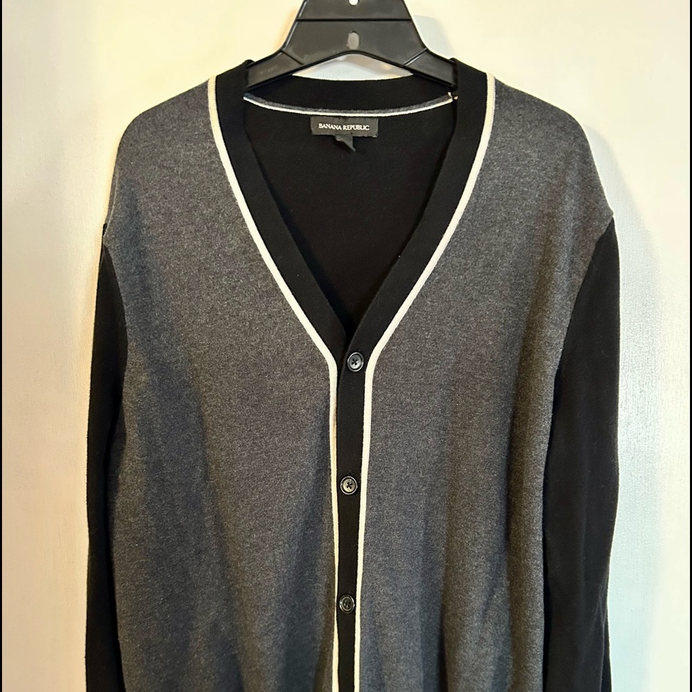 Banana Republic men’s size L black and gray retro style cardigan